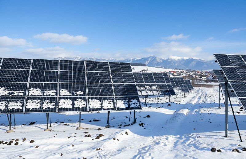 Maximum Solar Safety in Winter: Choosing High-Reliability PV Fuses (Galaxy Fuse)